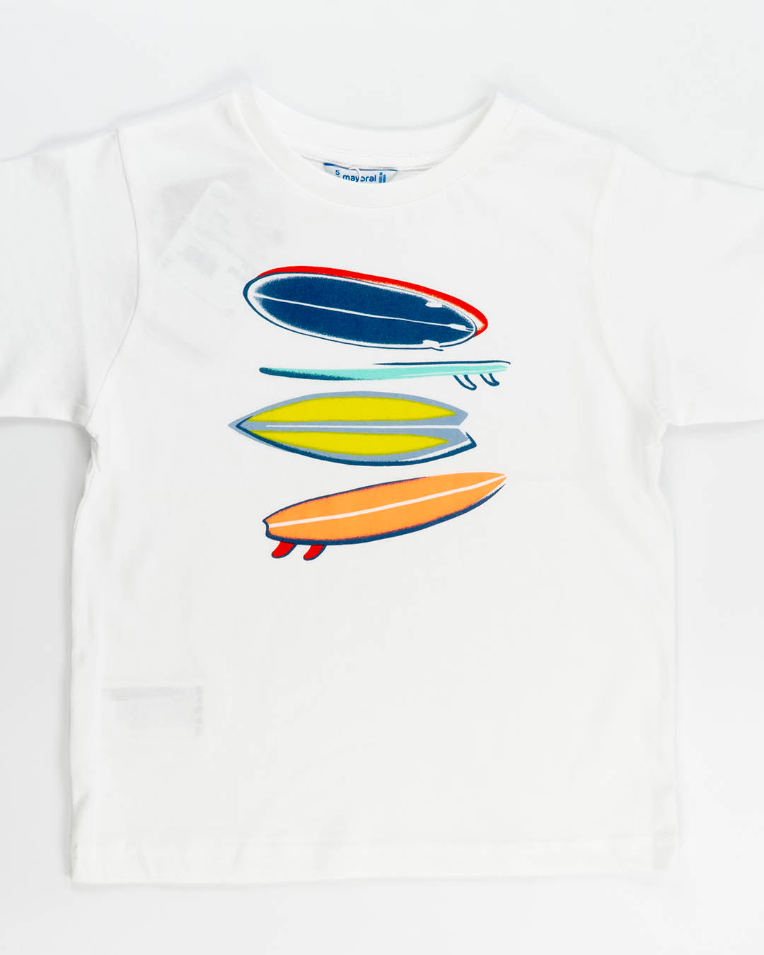 Completo con bermuda con tavole da surf MAYORAL