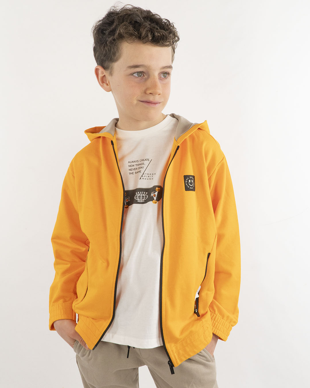 Tuta 3 pz. con maglietta tema skatebord MAYORAL