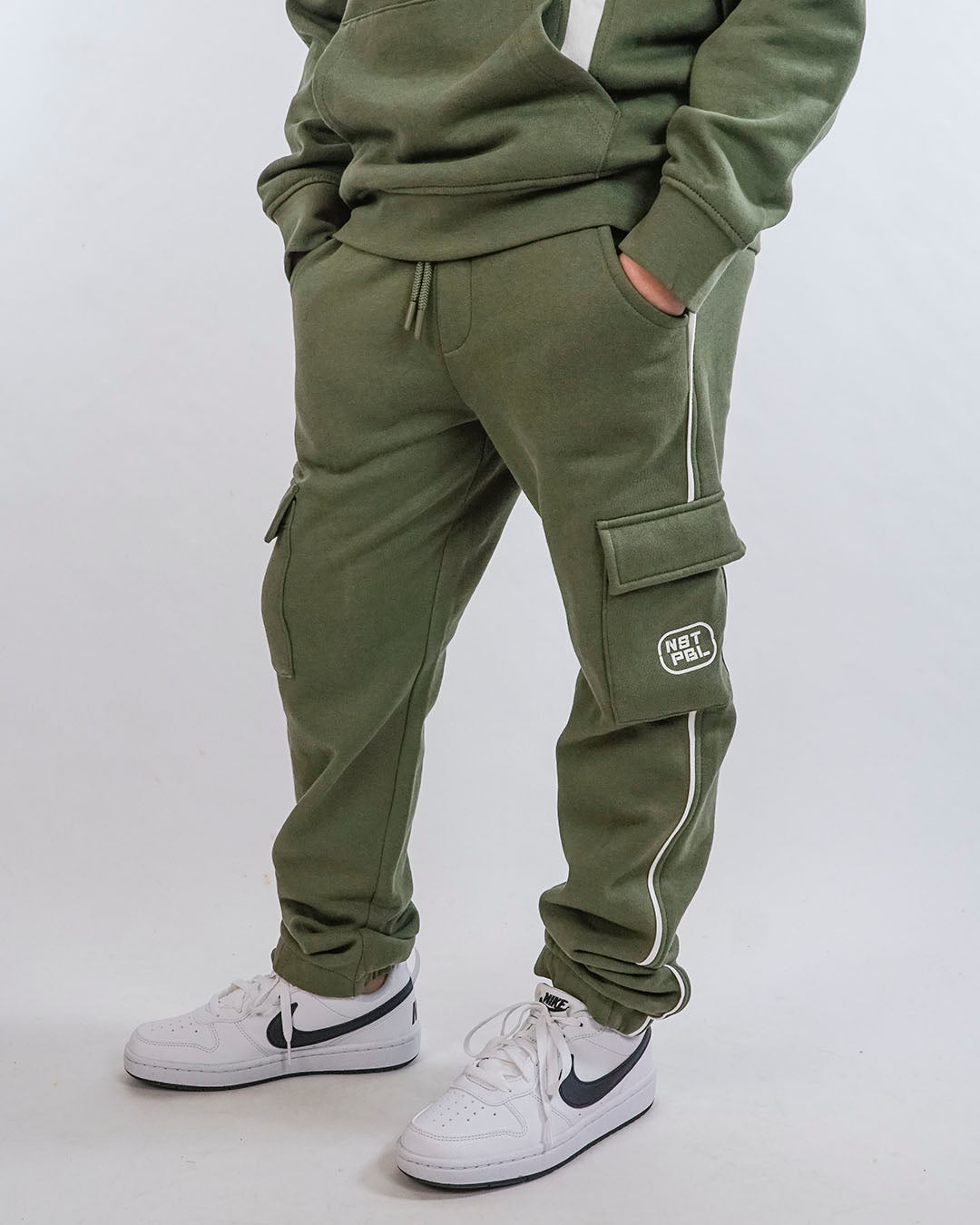 Tuta bicolor felpata con pantaloni cargo I DO