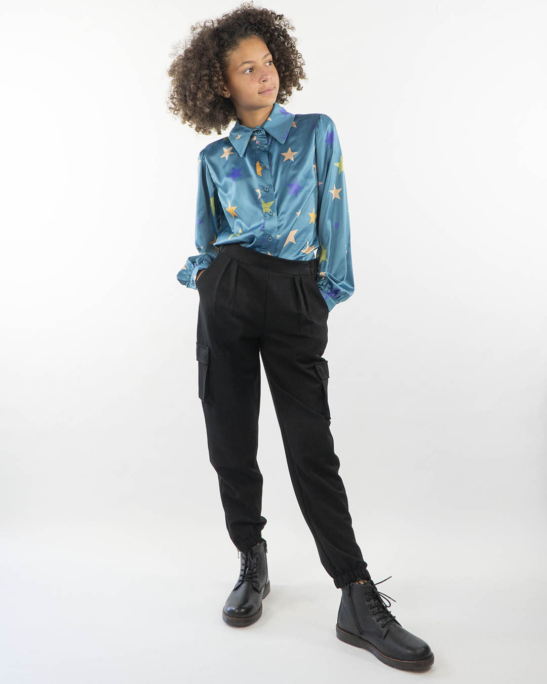 Pantalone cargo con pences