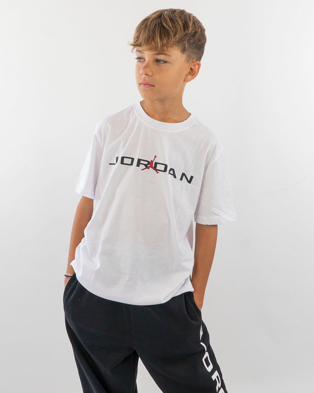 T-shirt manica corta con scritta JORDAN