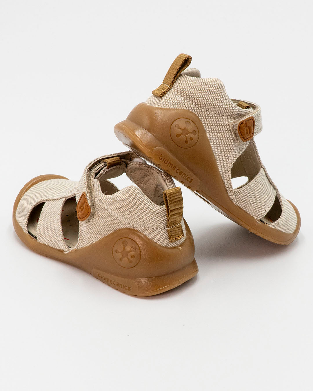 Sandalo in tessuto con punta rinfozataBIOMECANICS