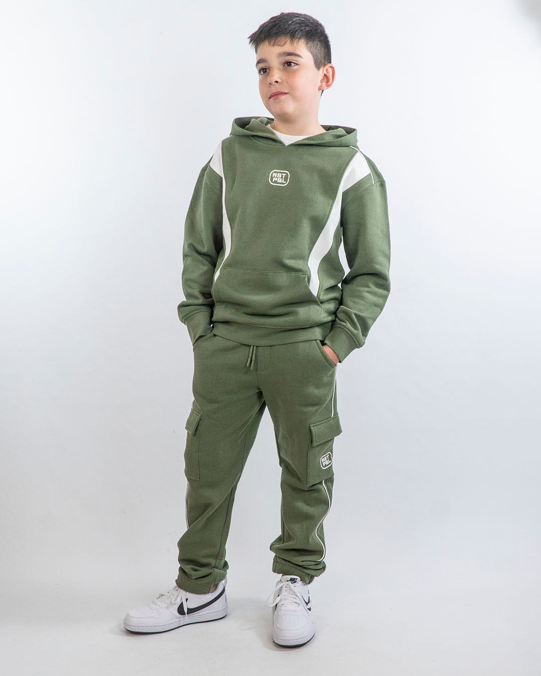 Tuta bicolor felpata con pantaloni cargo I DO