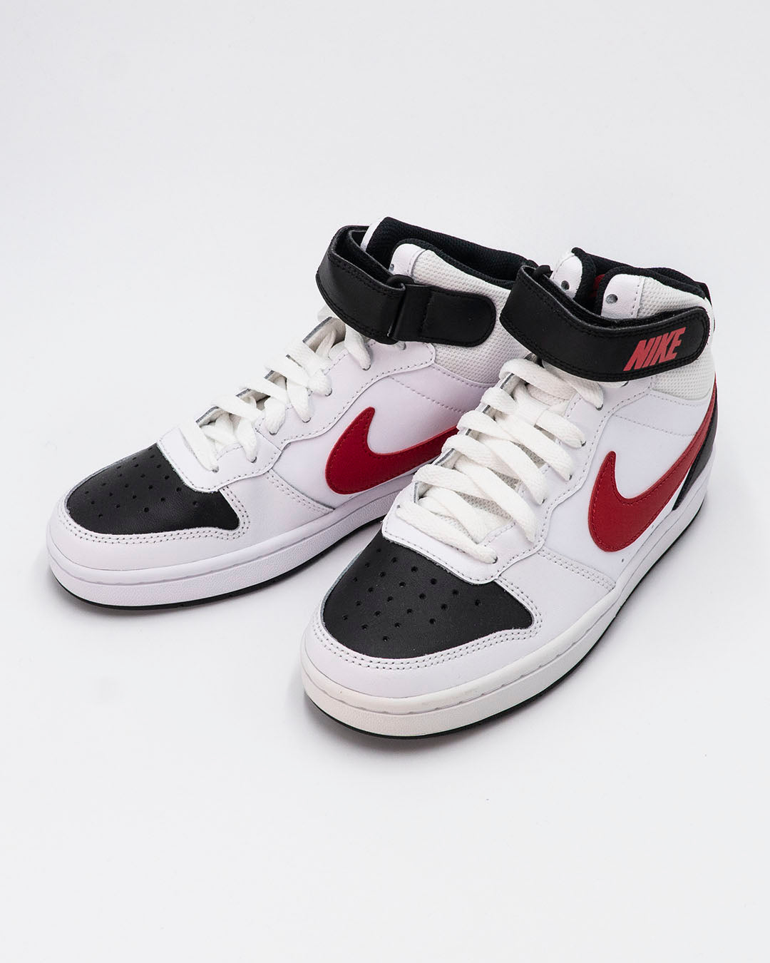 Scarpe alte con particolari rosso e neri NIKE