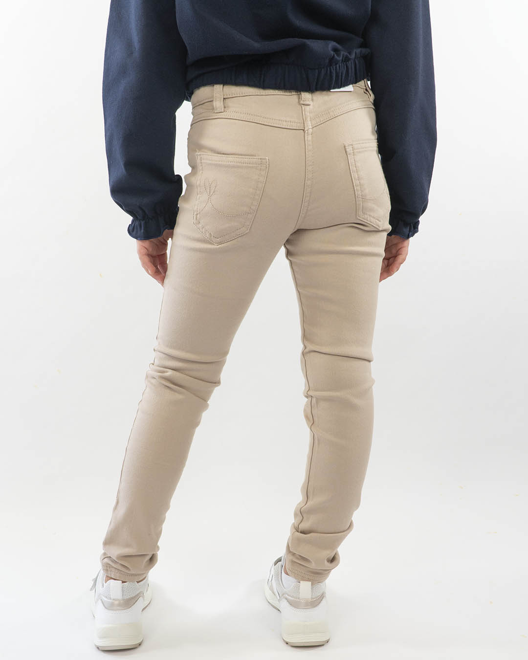 Pantalone con borchiette