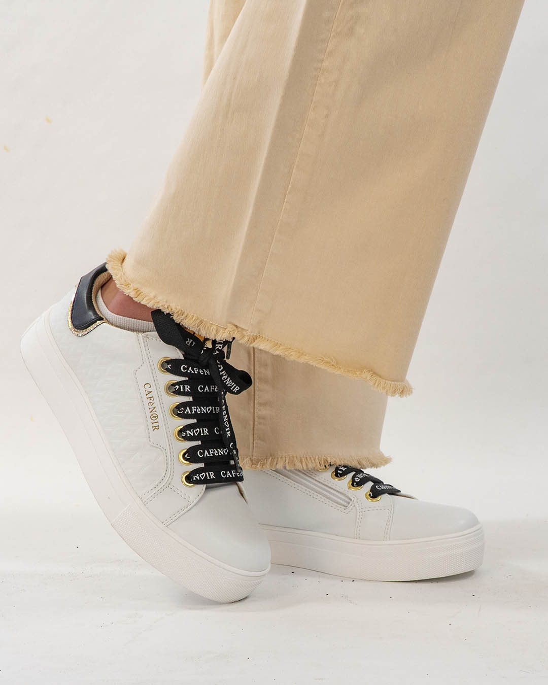 Pantalone sfrangiati