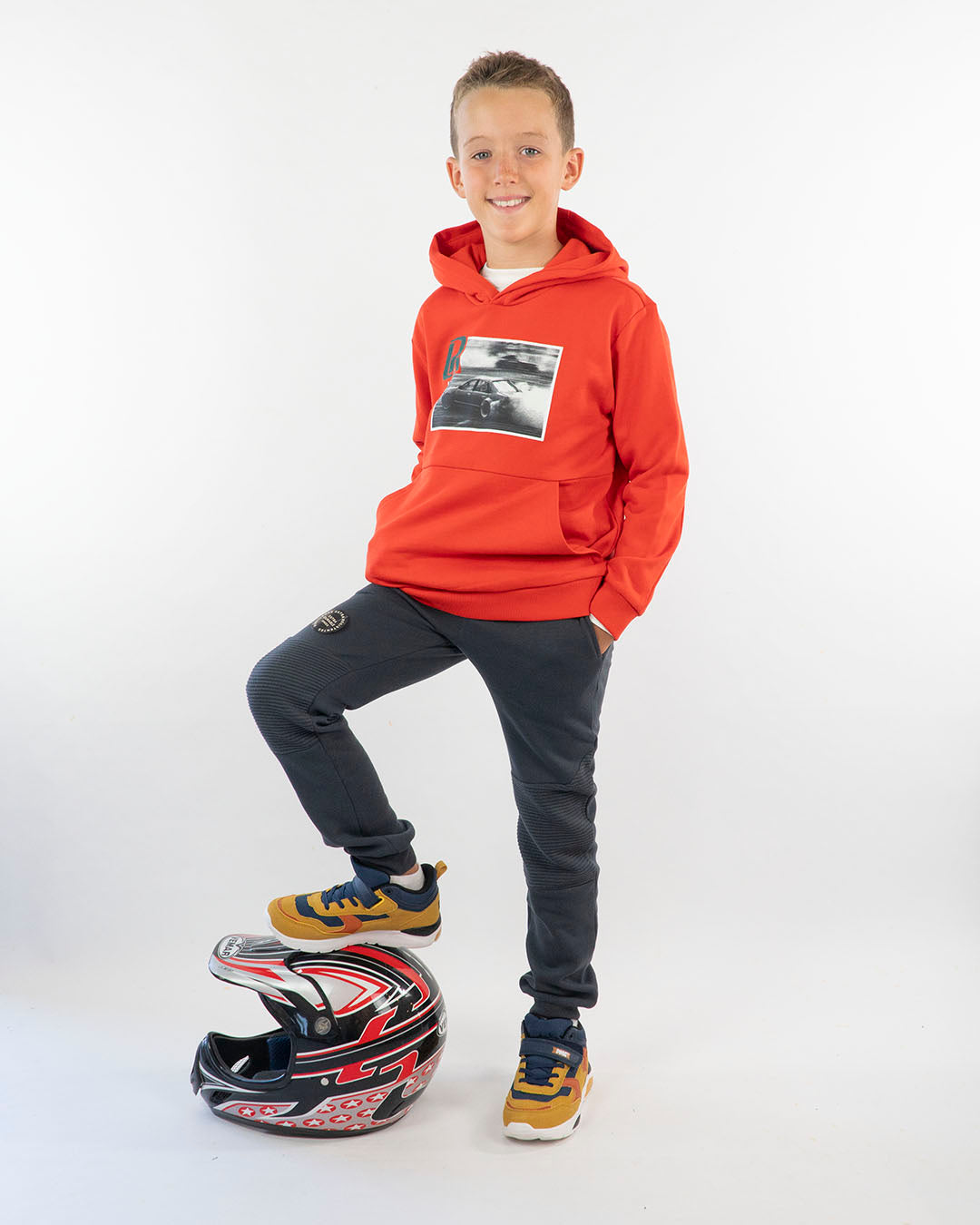 Felpa chiusa con cappuccio stampa auto MAYORAL