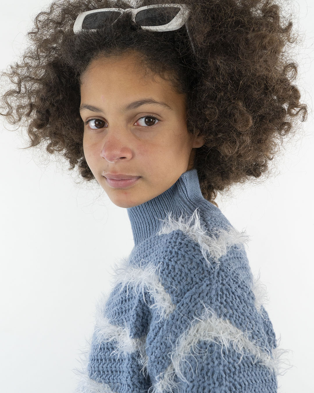 Maglione a righe con collo a lupetto PLEASE