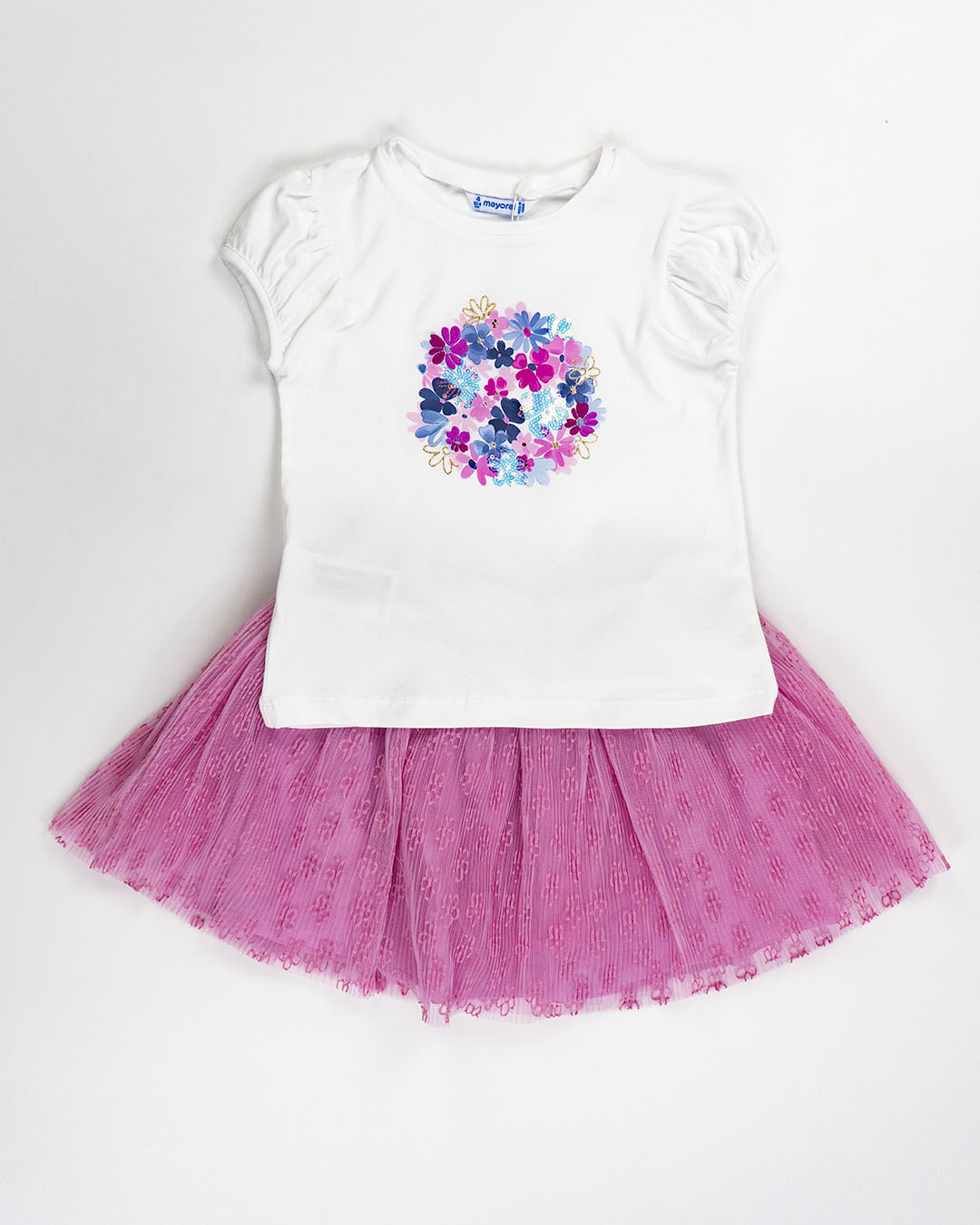 Completo con t-shirt e gonna in tulle