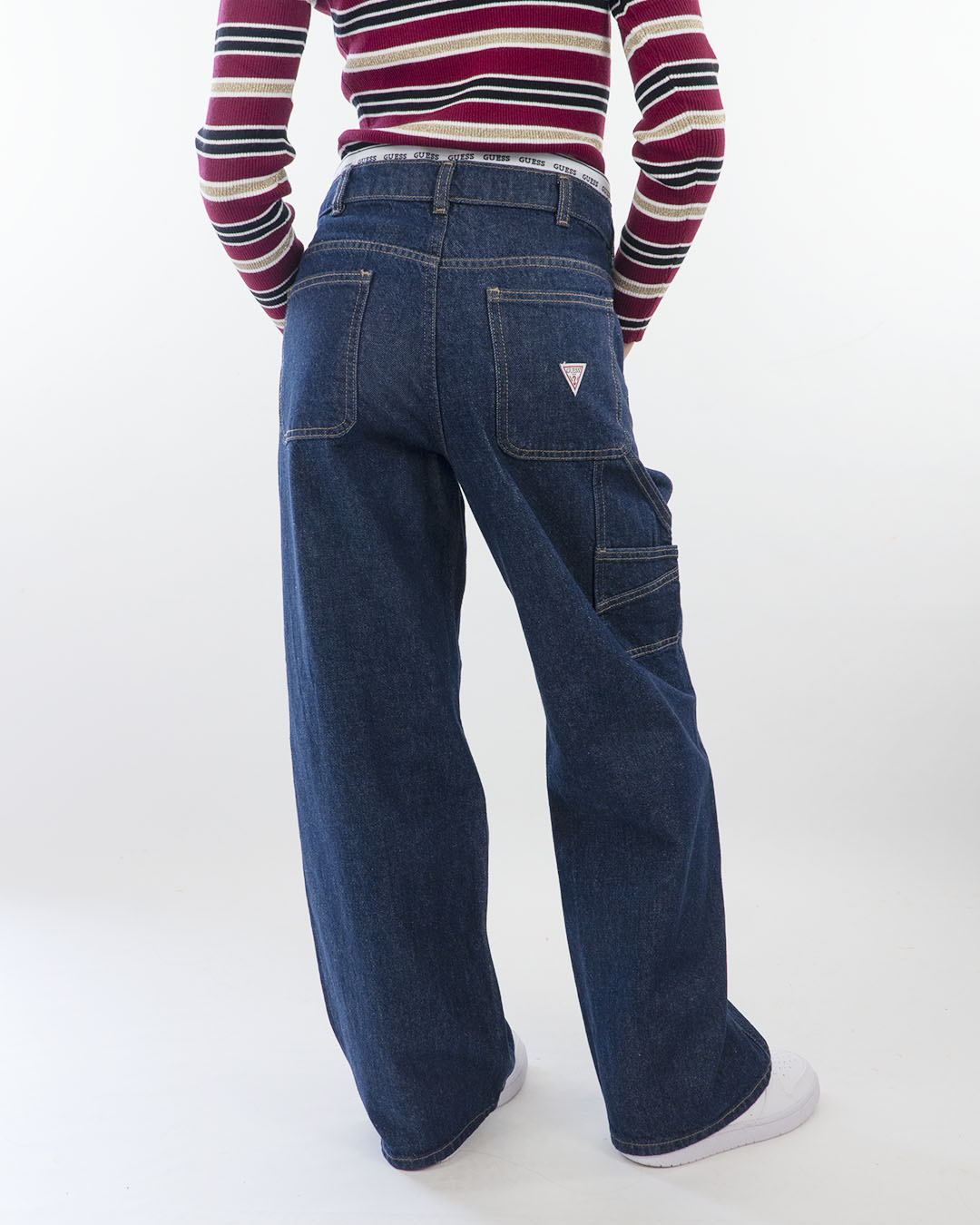 Jeans gamba larga con pences GUESS