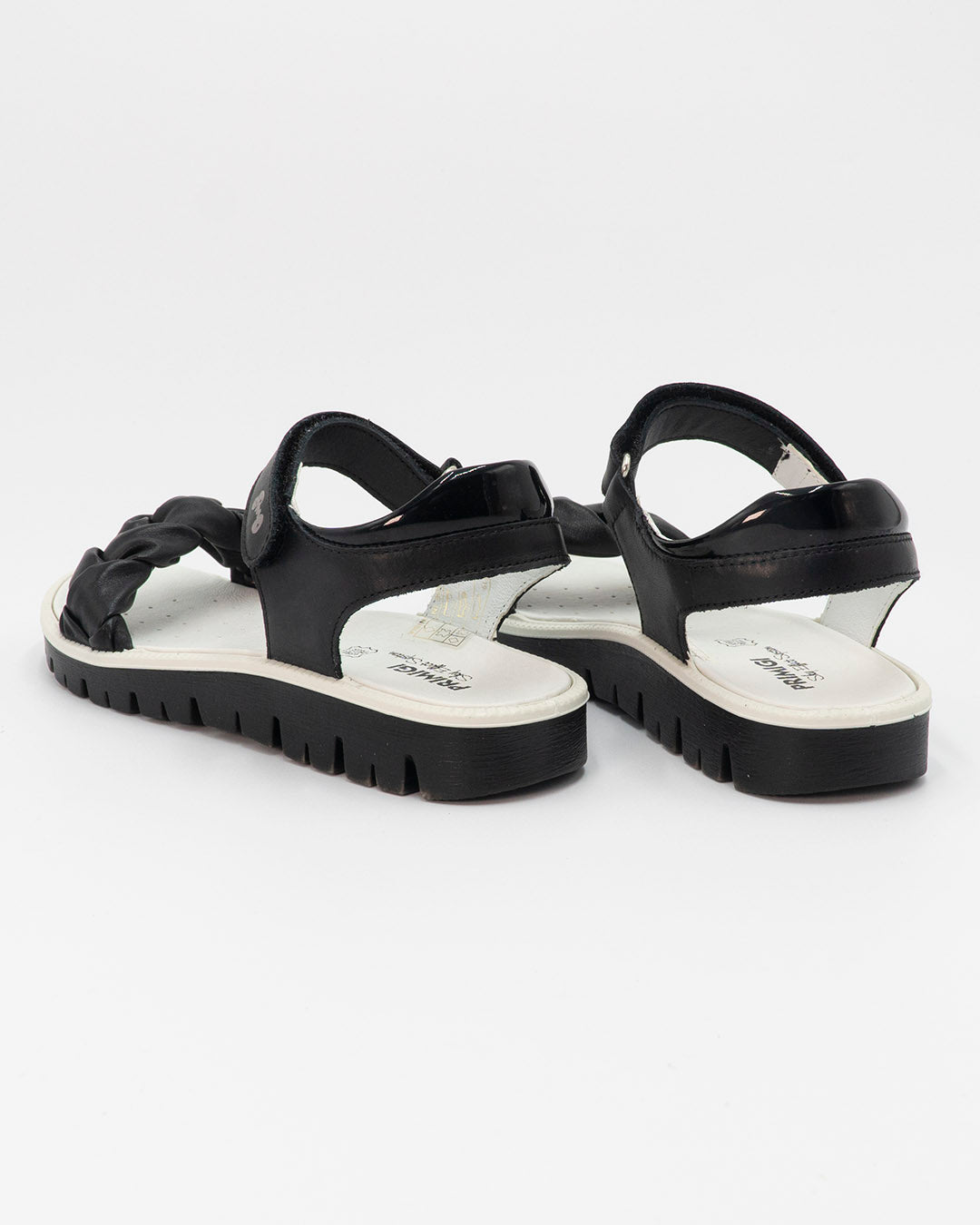 Sandali con fascia a treccia e strappi