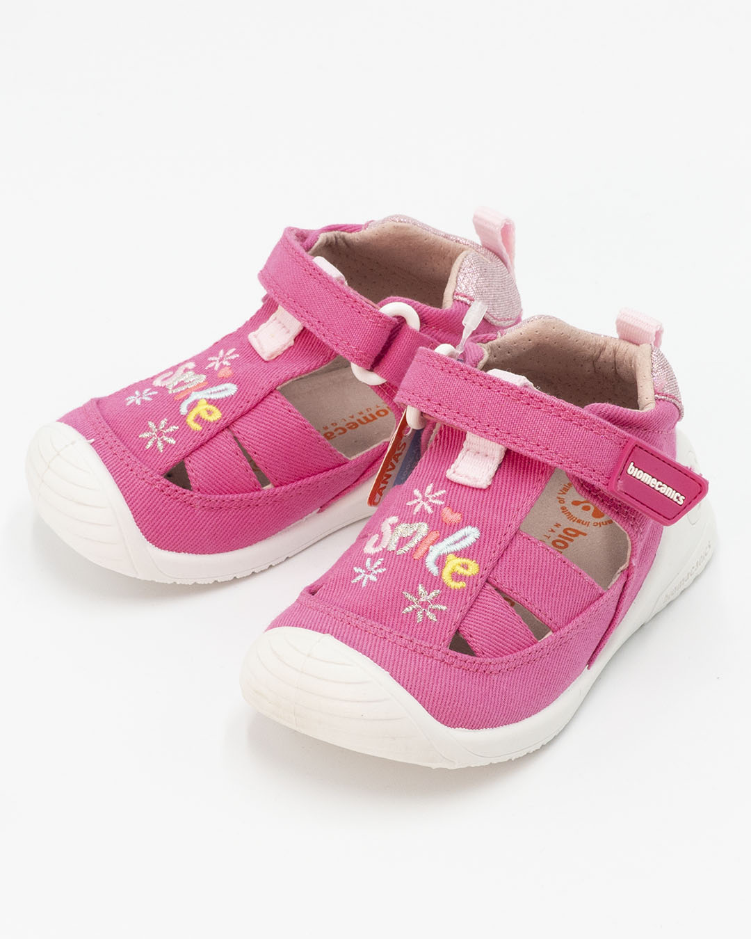 Sandali in tessuto con tallone chiuso e strappo