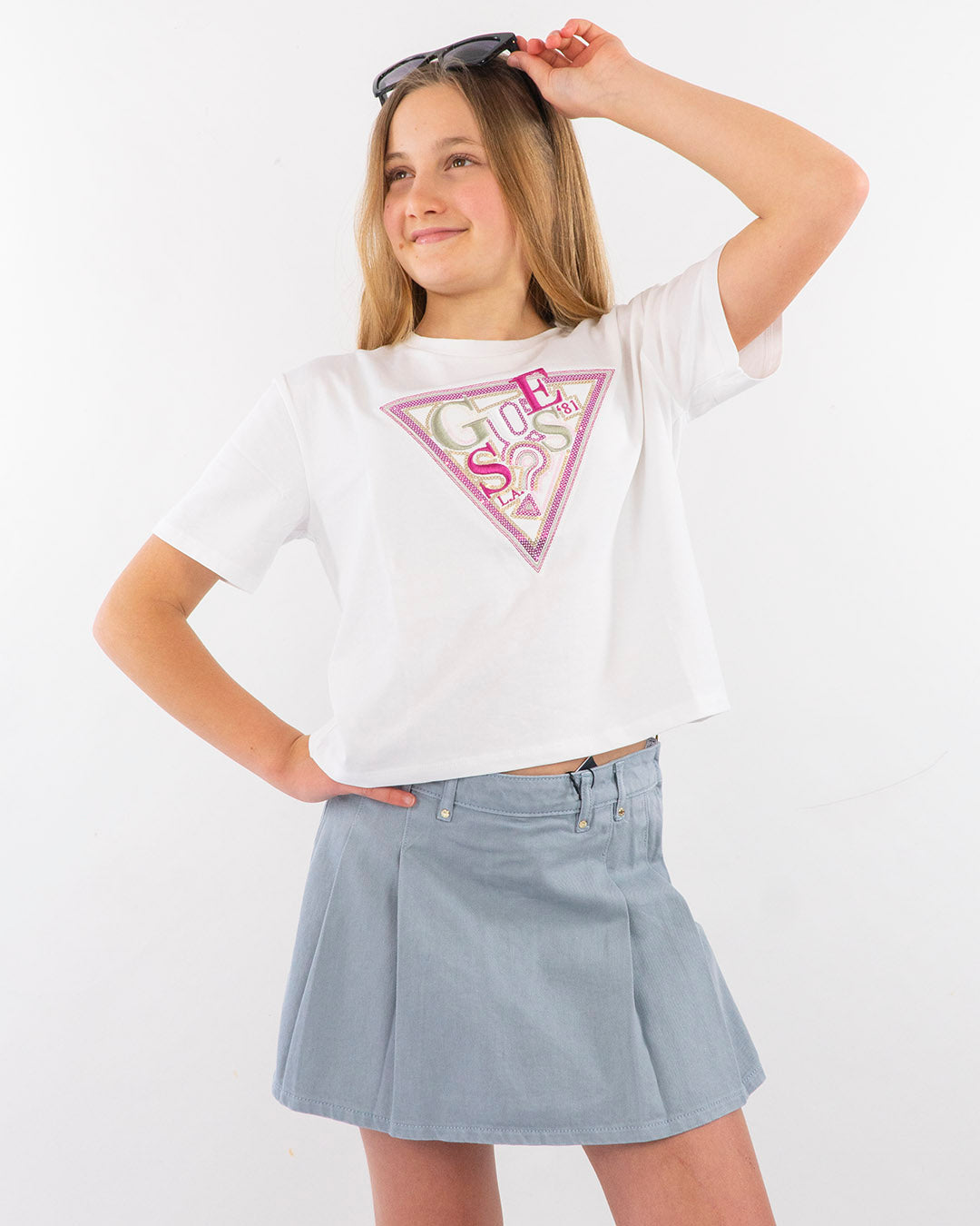 T-shirt con scritta a pailettes GUESS