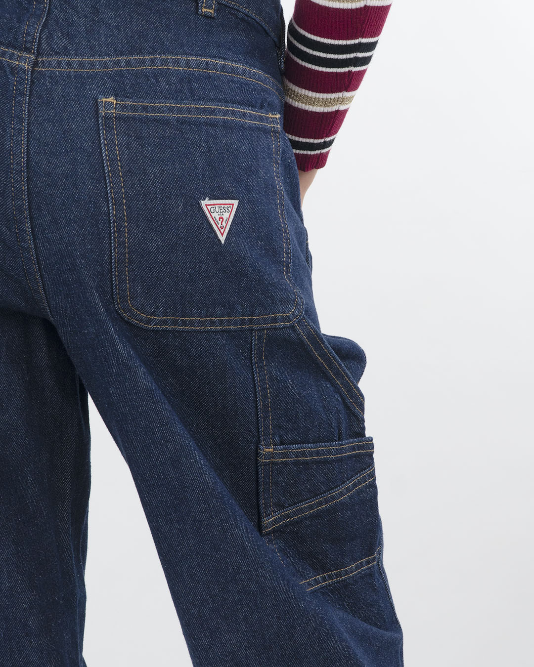 Jeans gamba larga con pences GUESS