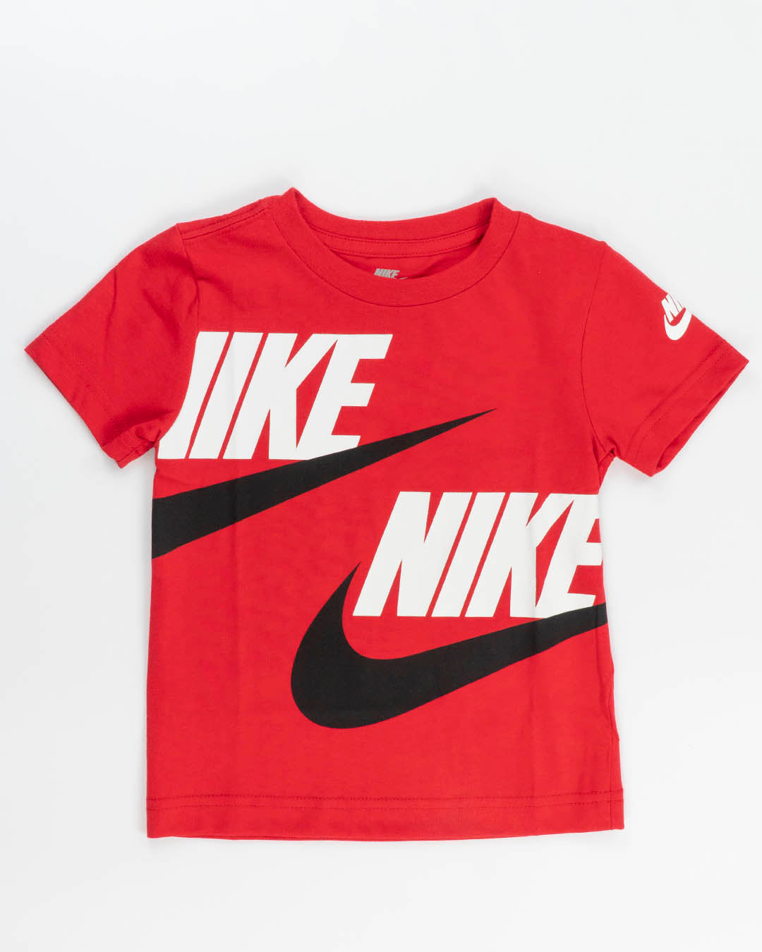 Completo 2 pz. con pantaloncino cargo NIKE