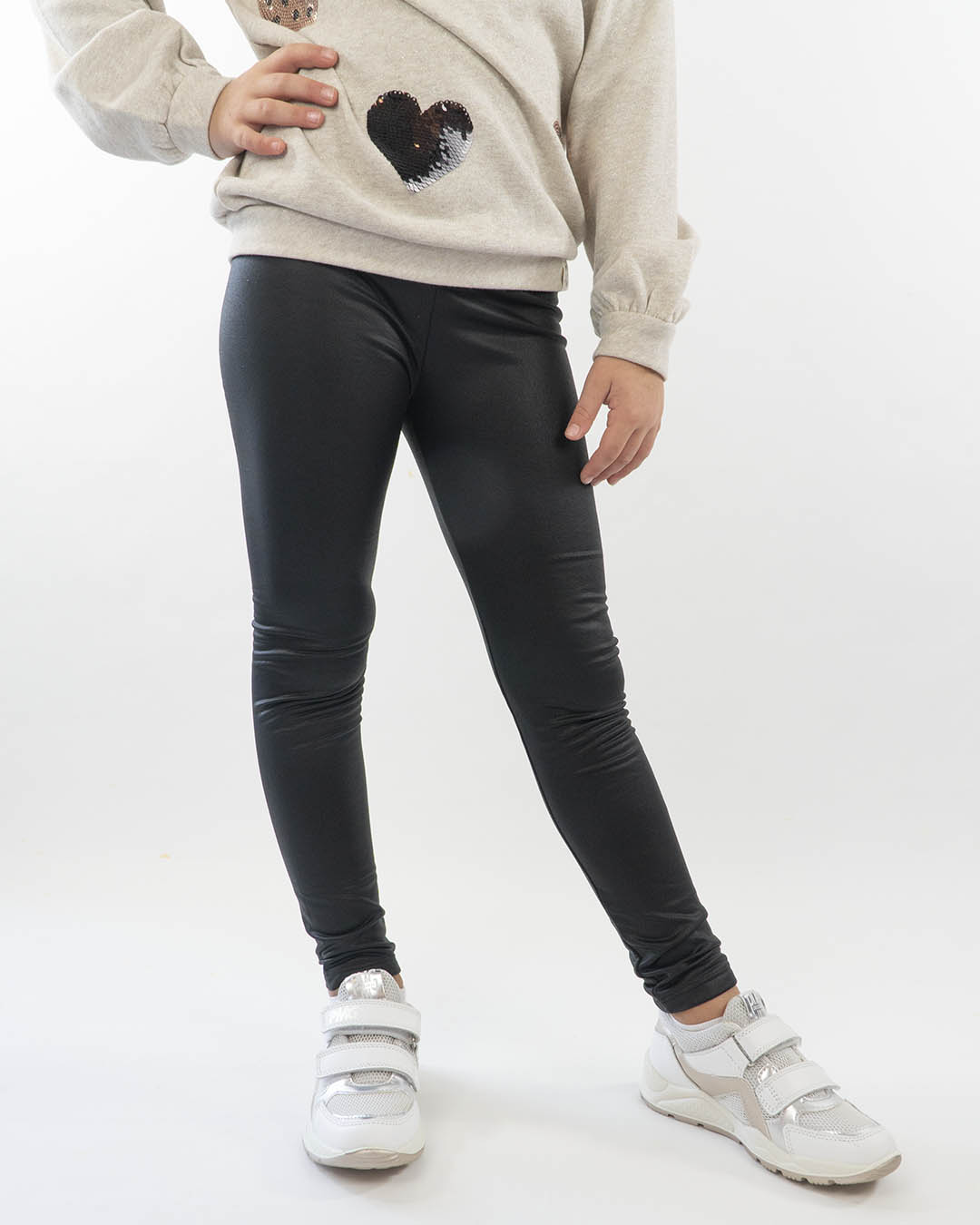 Completo 2 pezzi con pantalone effetto ecopelle