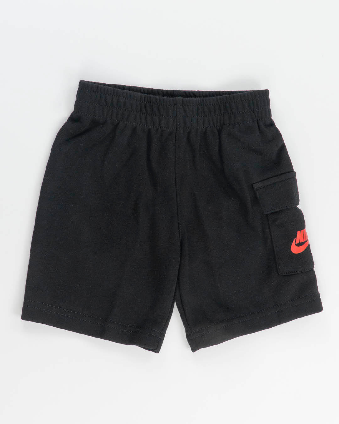 Completo 2 pz. con pantaloncino cargo NIKE