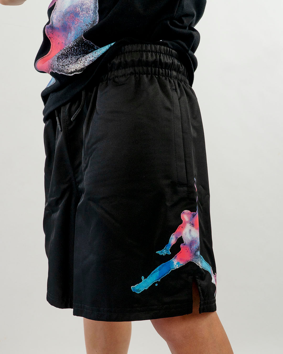 Pantaloncini in tessuto con stampa multicoloJORDAN