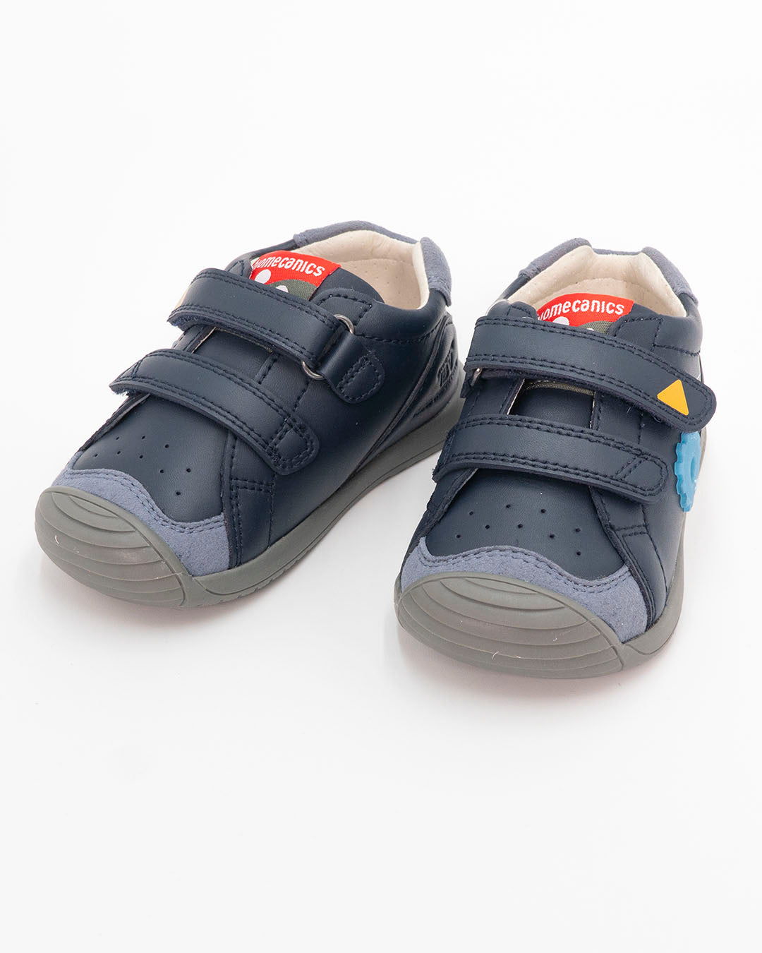 Scarpe in pelle con applicazione BIOMECANICS