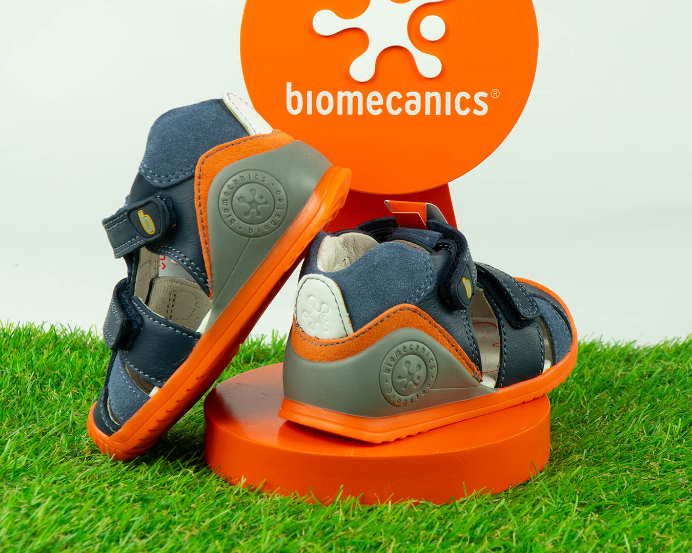 Sandali in pelle con tallone chiuso BIOMECANICS