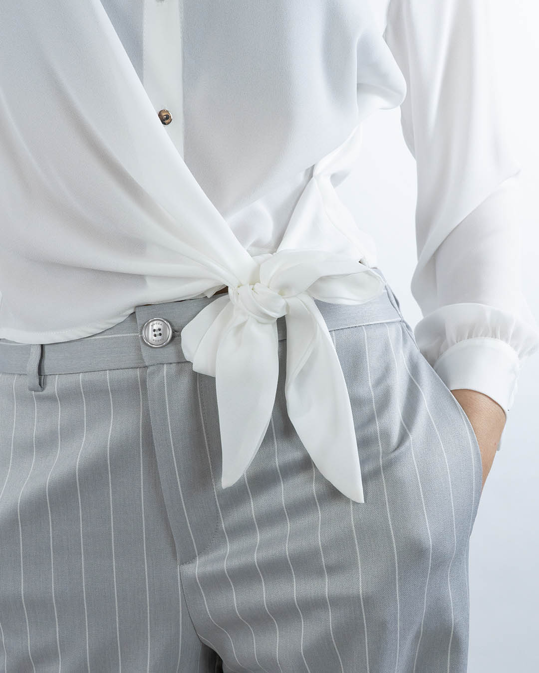 Camicia con colletto e nodo in cintura KOCCA