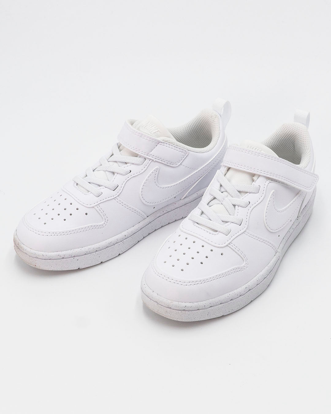 Scarpe bianche con laccio elastico e strappo NIKE