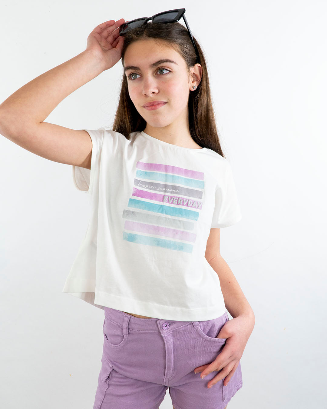 T-shirt con stampa a righe colorate MAYORAL