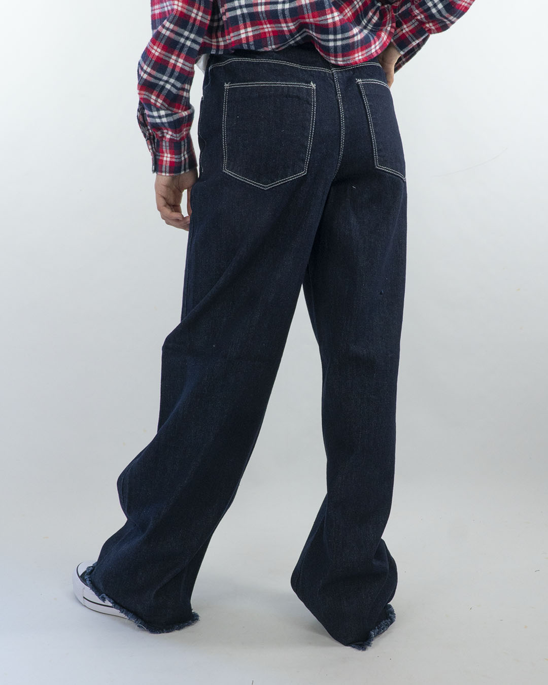 Jeans a gamba larga sfrangiato I DO