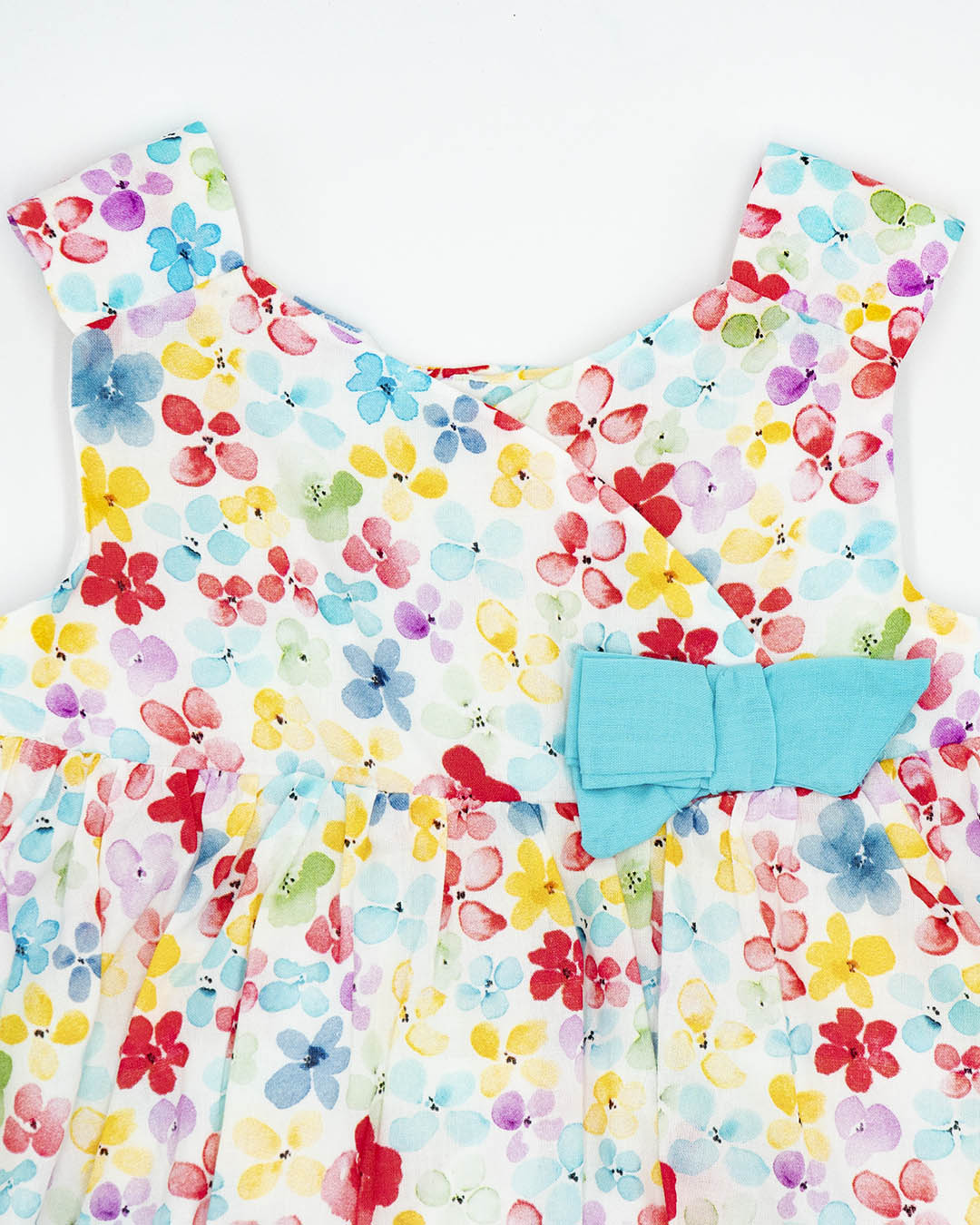 Abito con fiocchetto e culotte