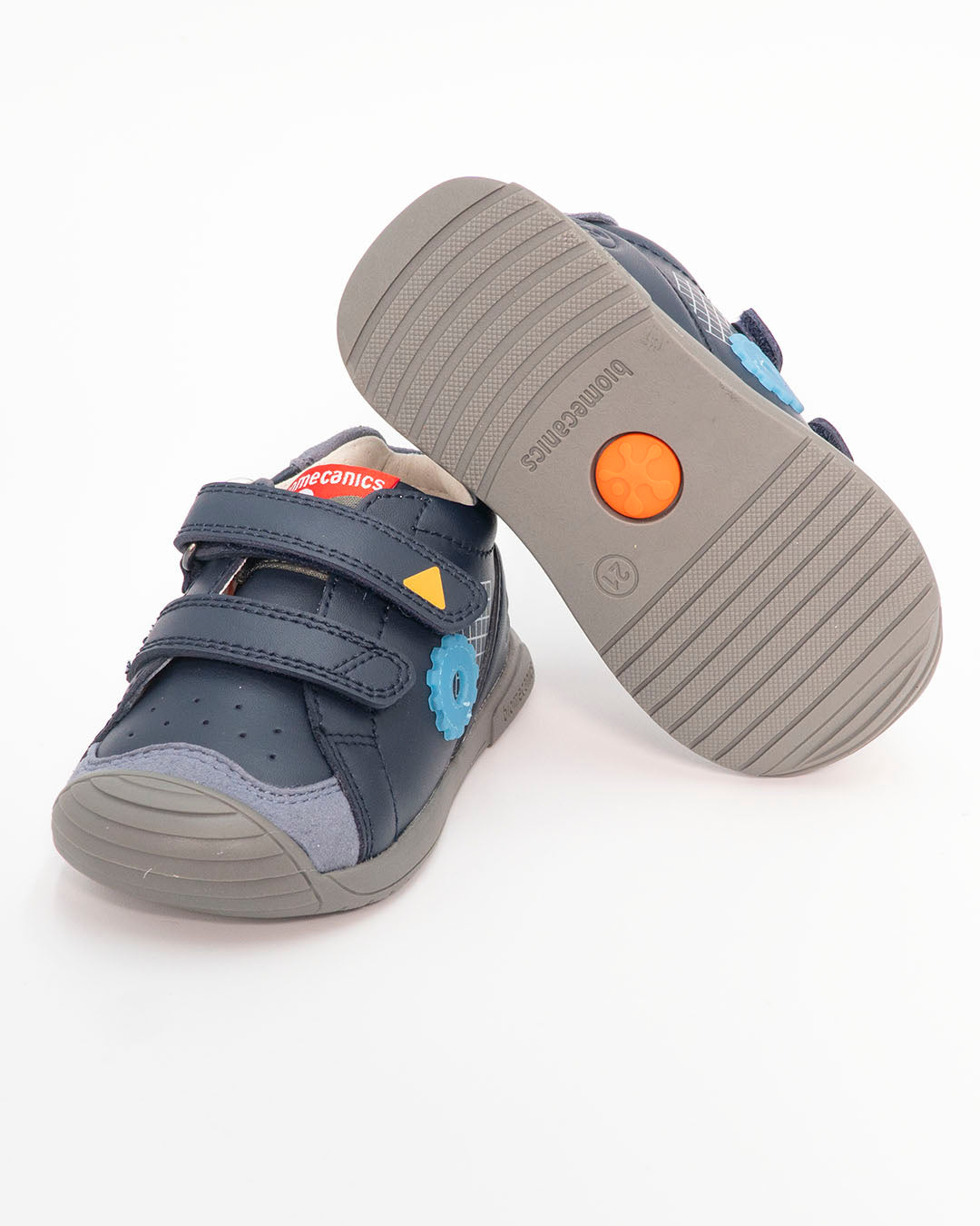 Scarpe in pelle con applicazione BIOMECANICS