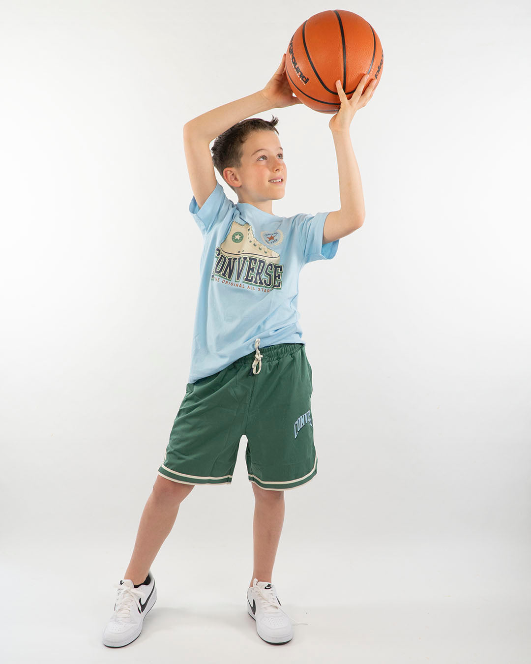 Pantaloni corti tipo basket