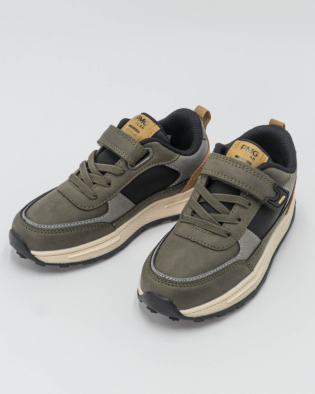 Scarpe in ecopelle con inserti multicolor PRIMIGI