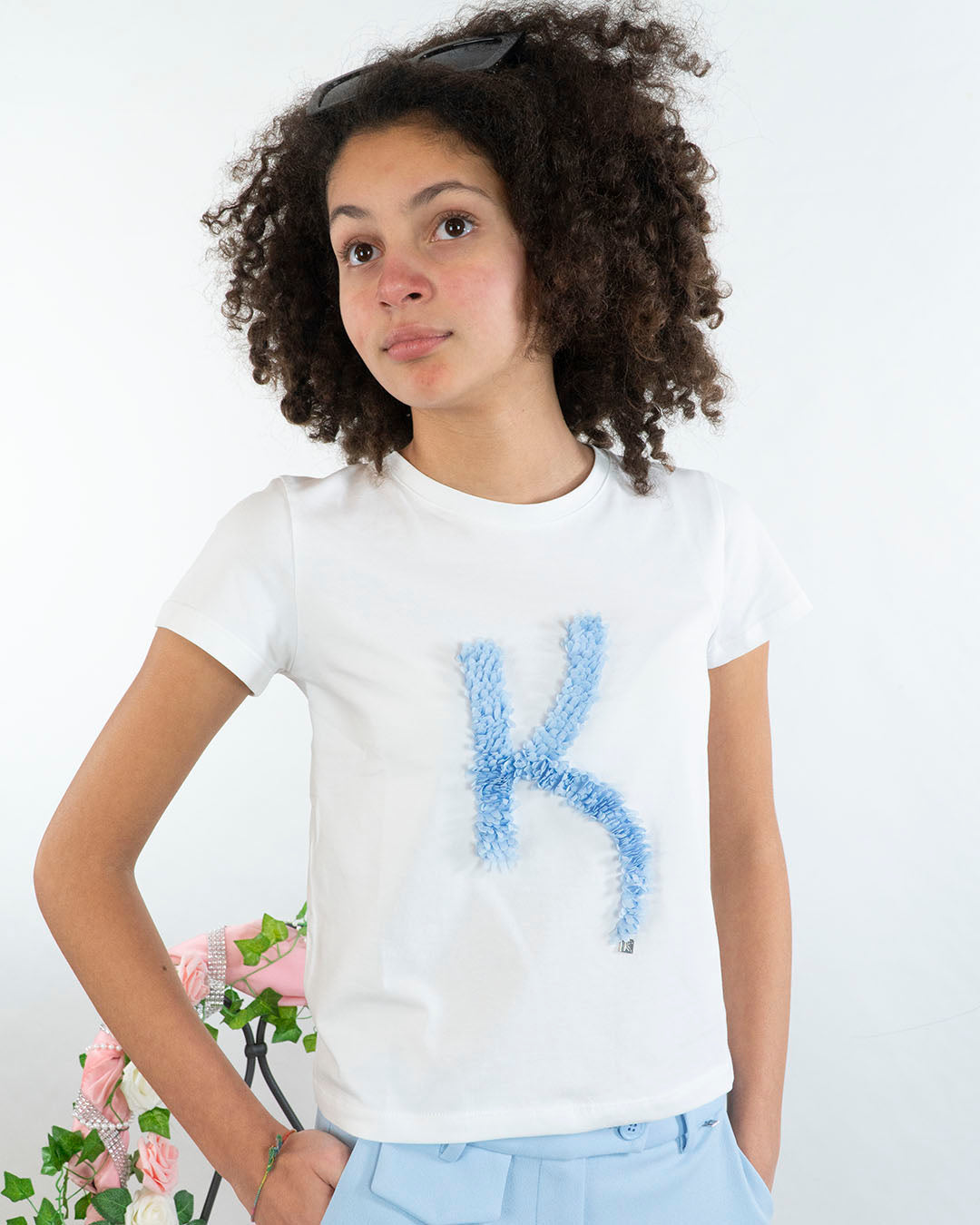 T-shirt elasticizzata con logo a petali KOCCA