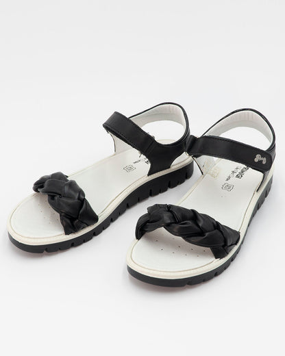 Sandali con fascia a treccia e strappi