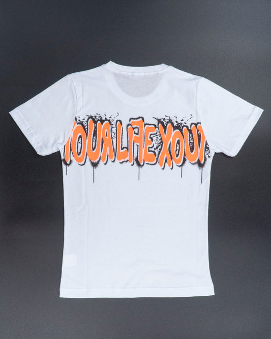 T-shirt con scritta sulla schiena