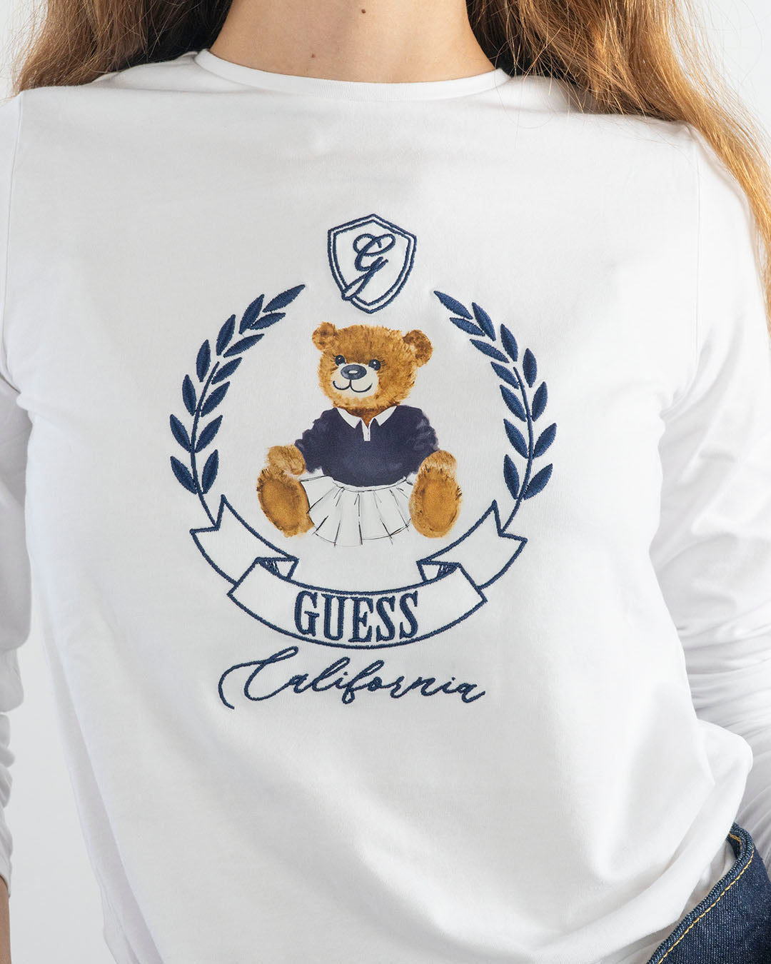 T-shirt manica lunga con orsetto in divisa GUESS