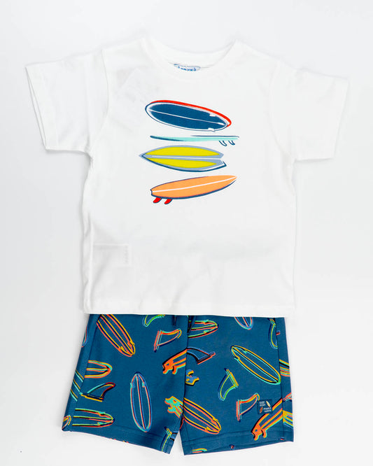 Completo con bermuda con tavole da surf MAYORAL