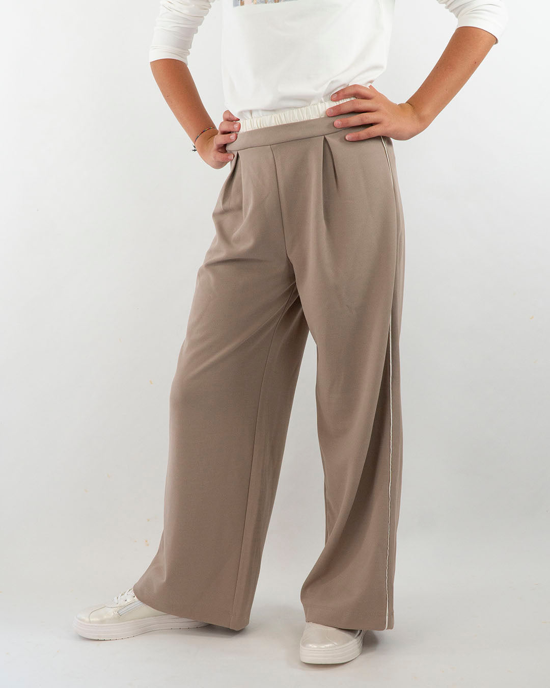 Pantaloni larghi elasticizzati con riga MAYORAL