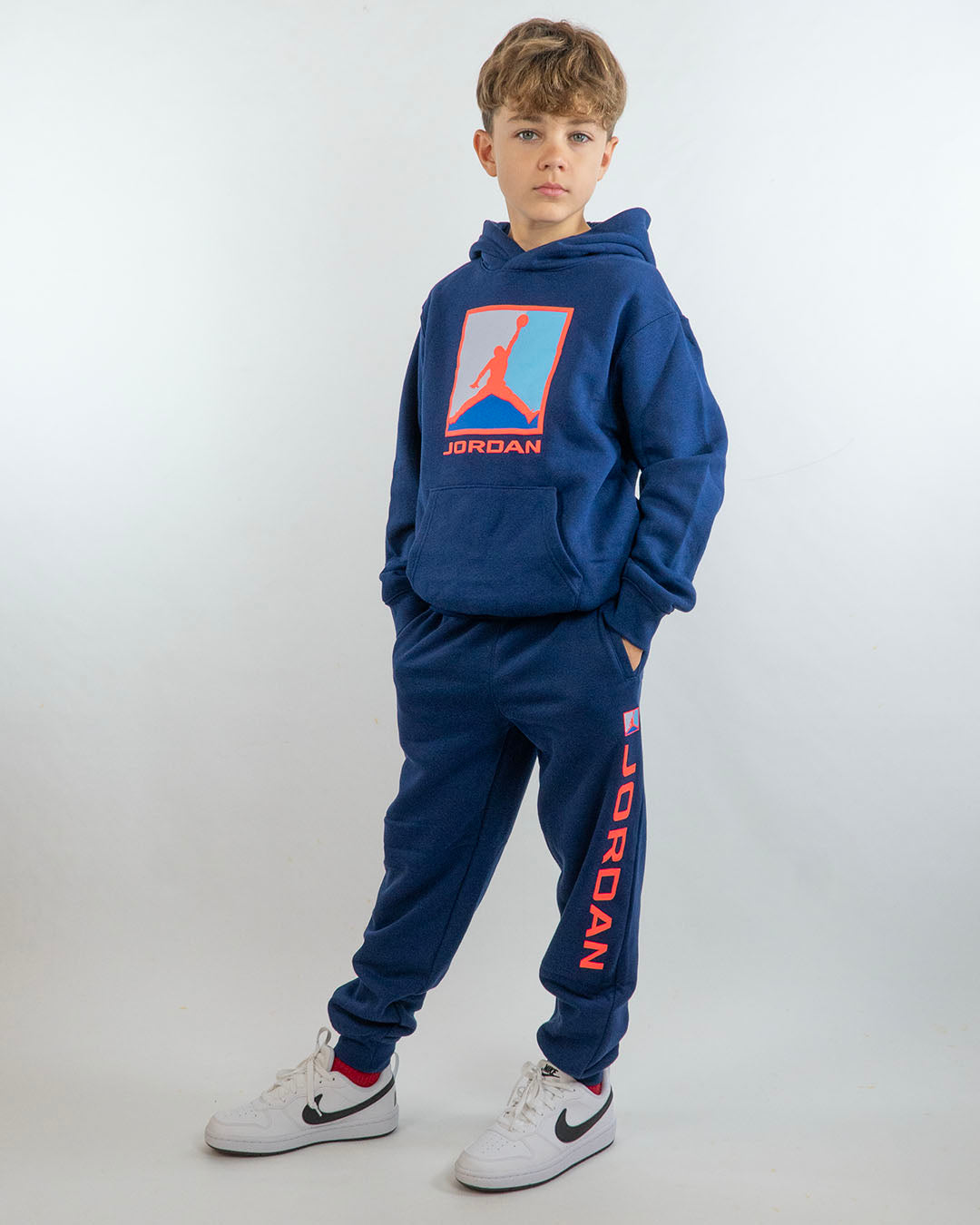 Pantaloni felpati con logo gommato arancioneJORDAN