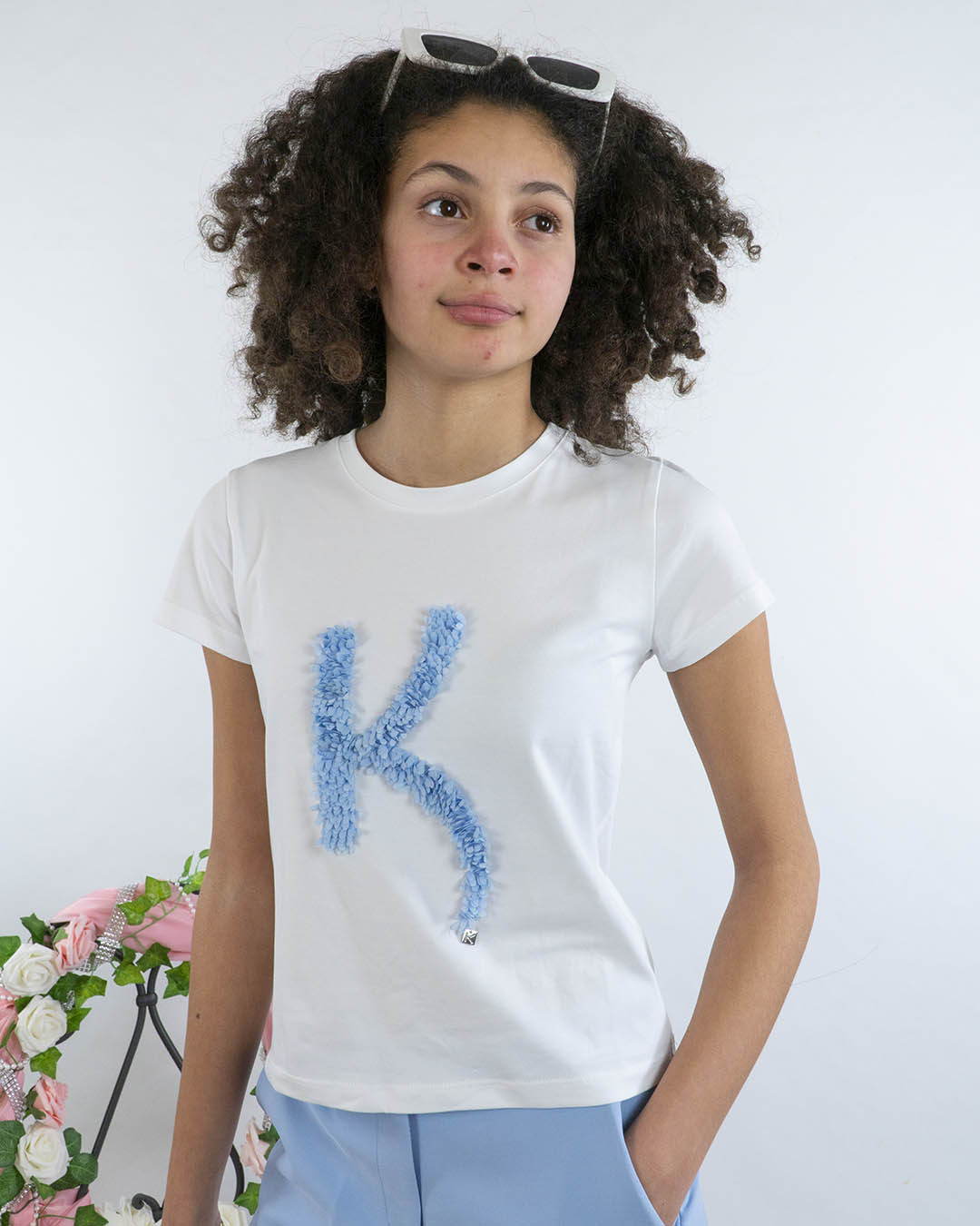 T-shirt elasticizzata con logo a petali KOCCA