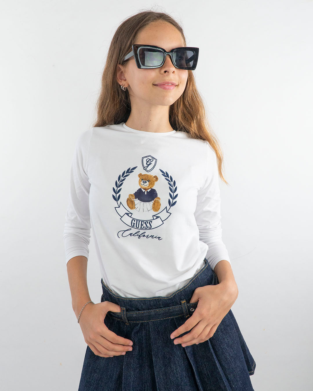 T-shirt manica lunga con orsetto in divisa GUESS