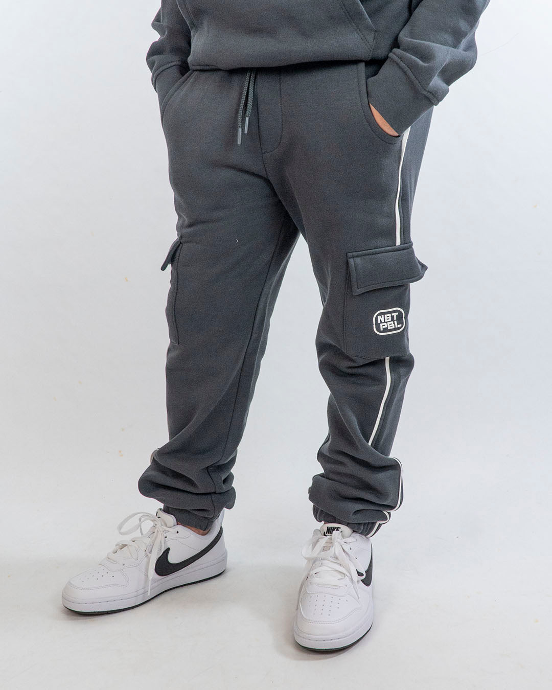 Tuta felpata bicolor con pantaloni cargo I DO