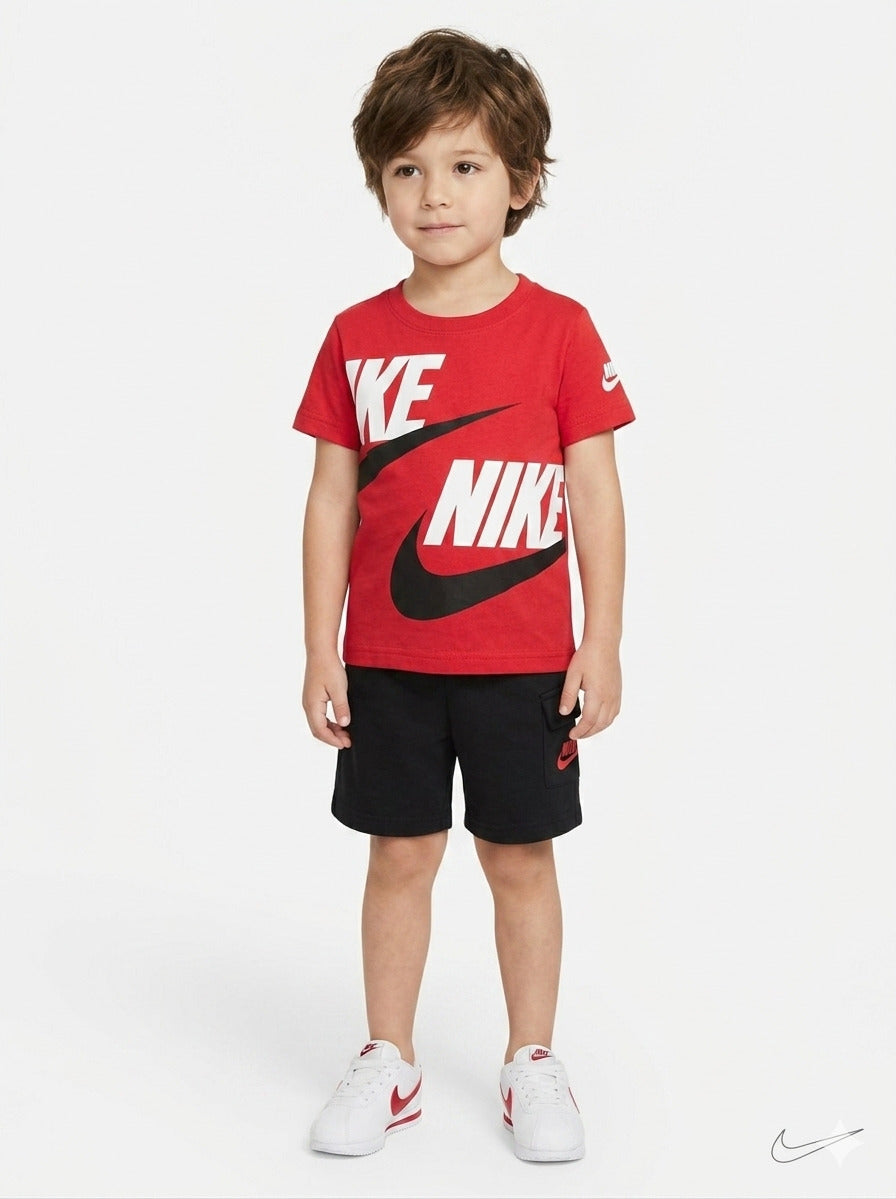 Completo 2 pz. con pantaloncino cargo NIKE