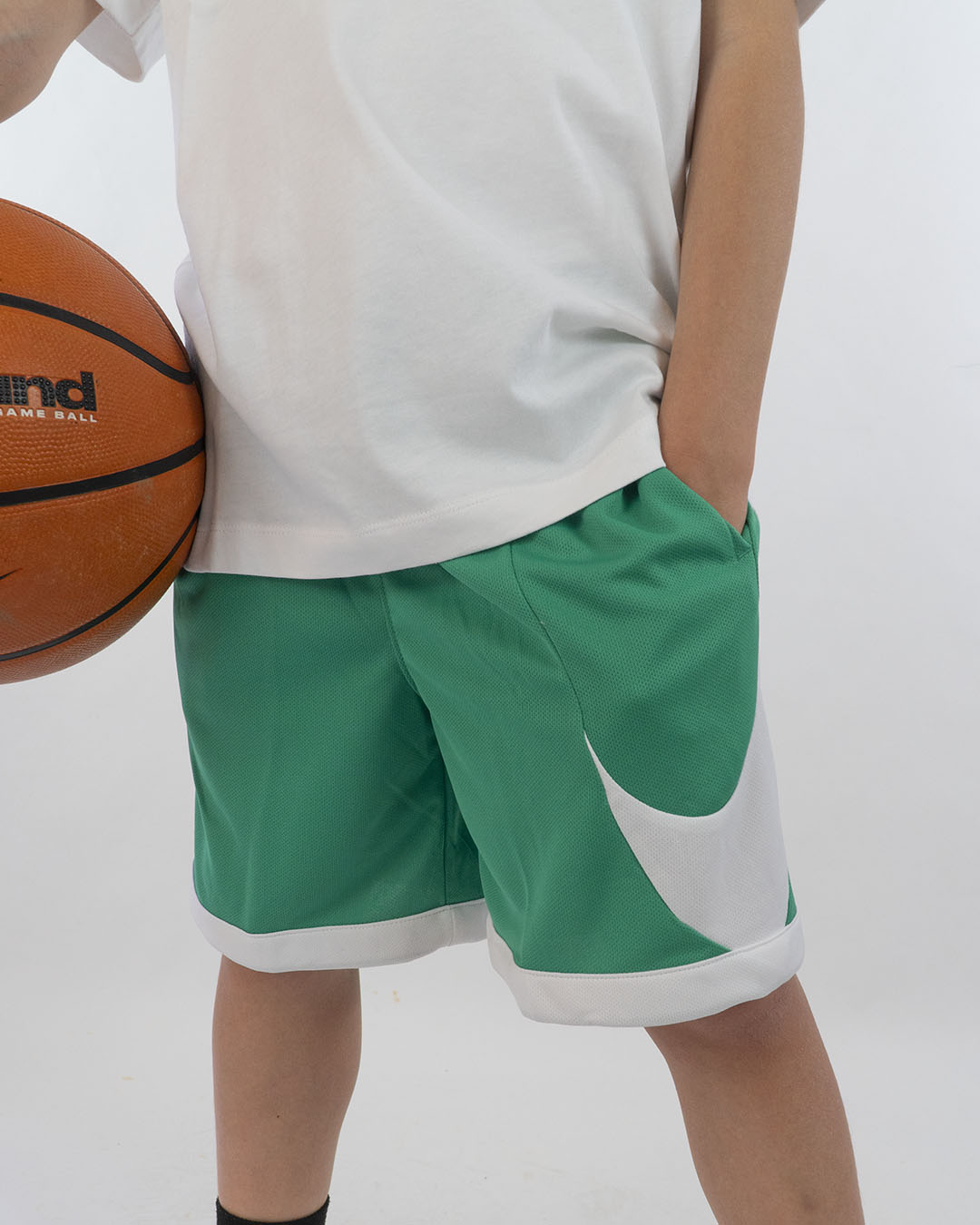 Pantaloncino bicolor in tessuto tecnico NIKE