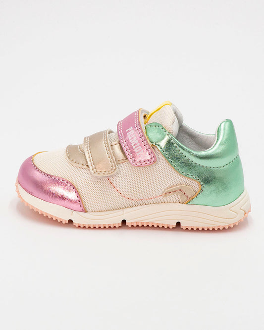 Scarpe  con strappi e glitter