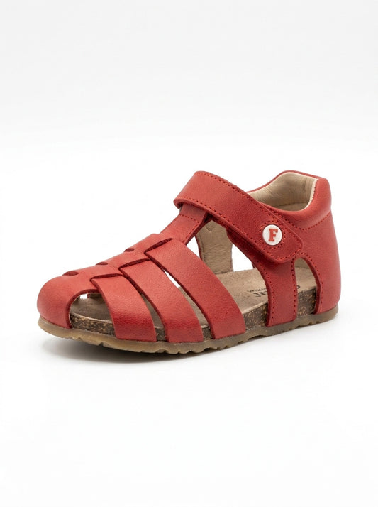 Sandali in pelle con tallone chiuso e strappo