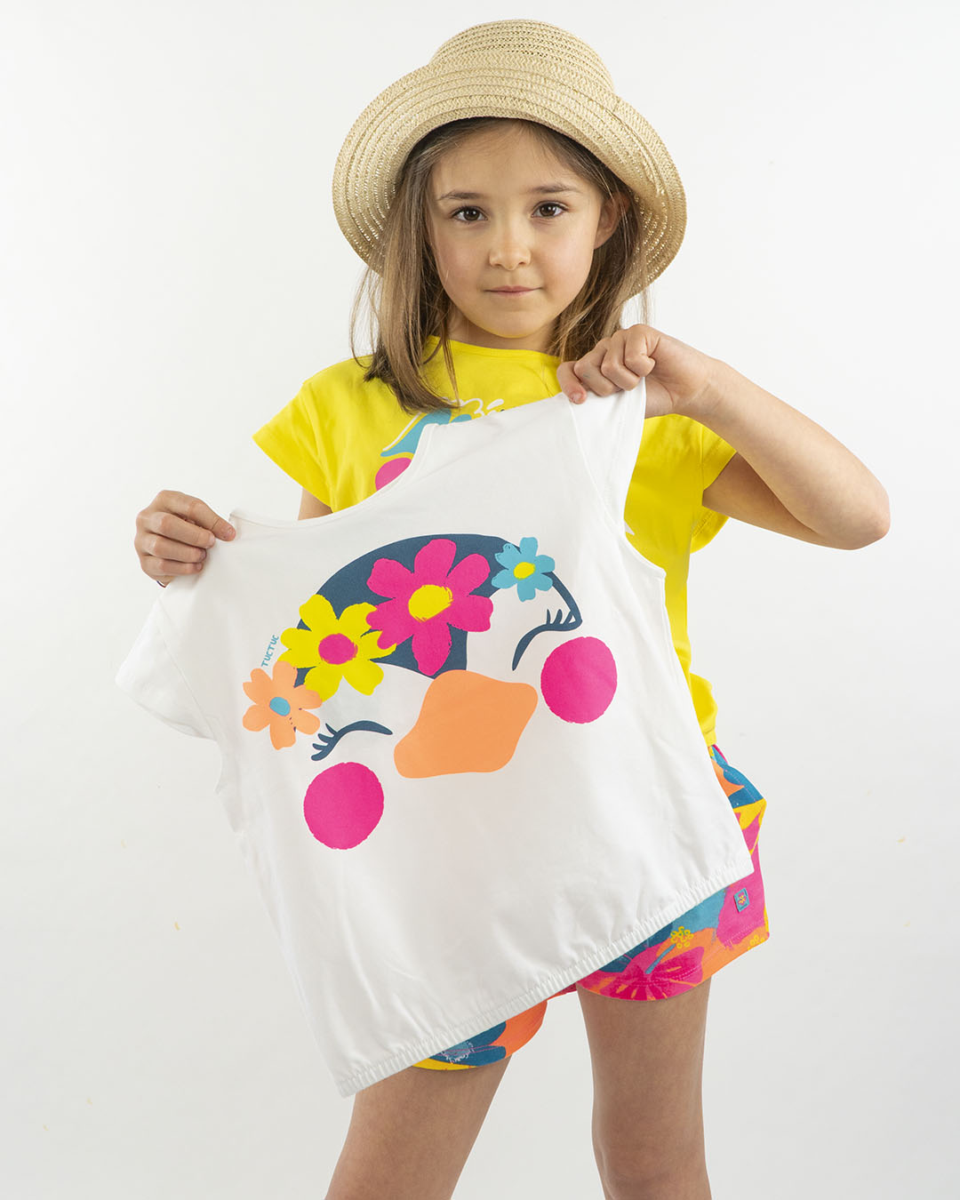 Completo con 2  t-shirt + shorts