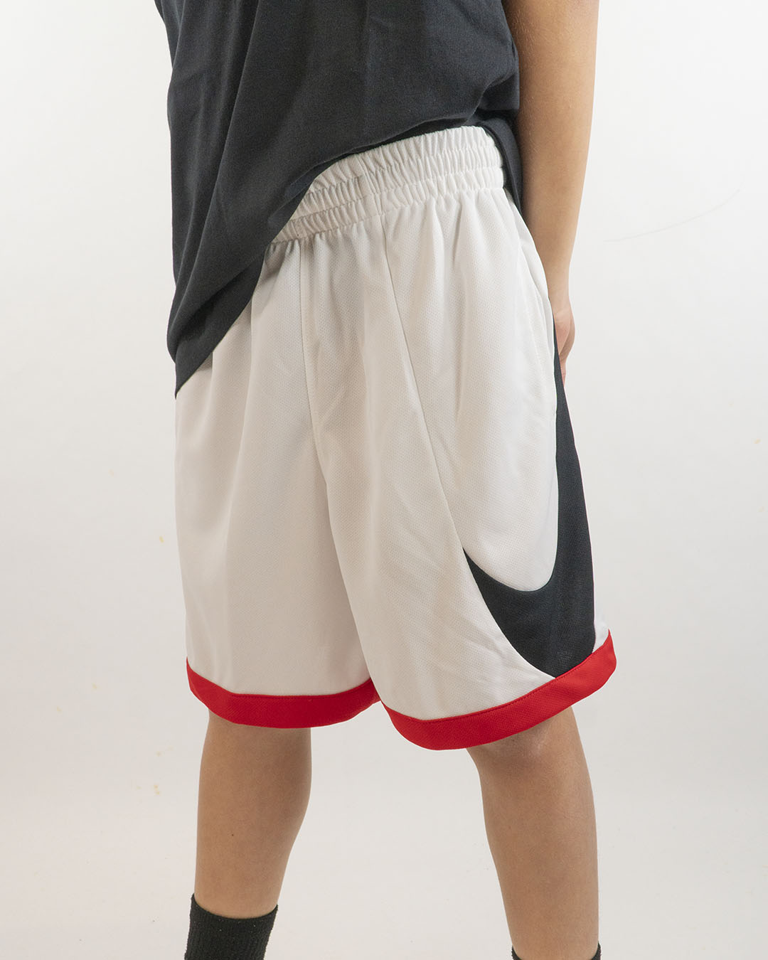 Pantaloncino con bordo a contrasto NIKE