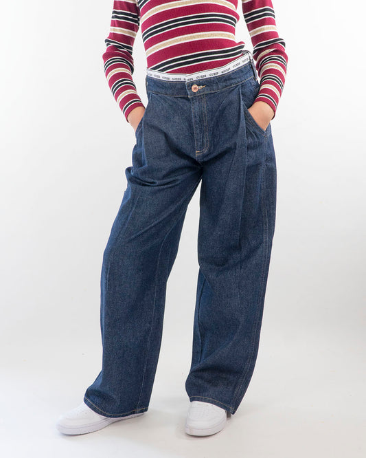 Jeans gamba larga con pences GUESS