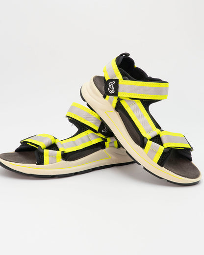 Scarpe in tessuto con luci e strappi